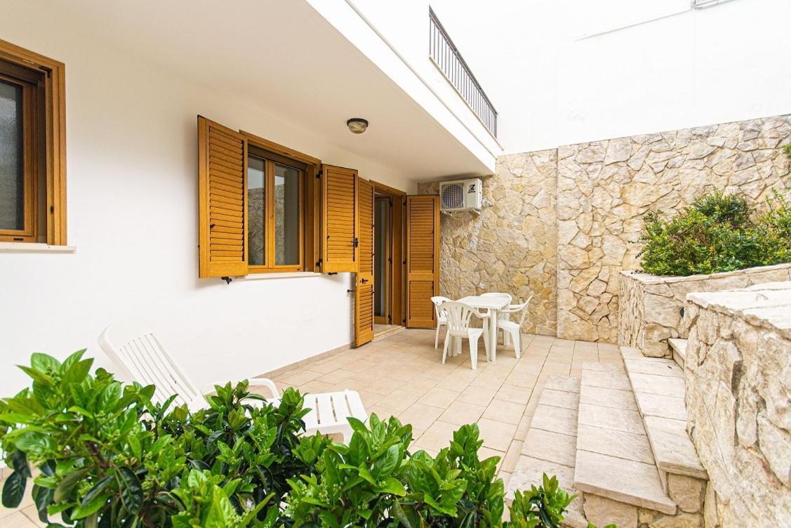 Blue Area Apartments - Fromhometosalento Torre dell'Orso Εξωτερικό φωτογραφία